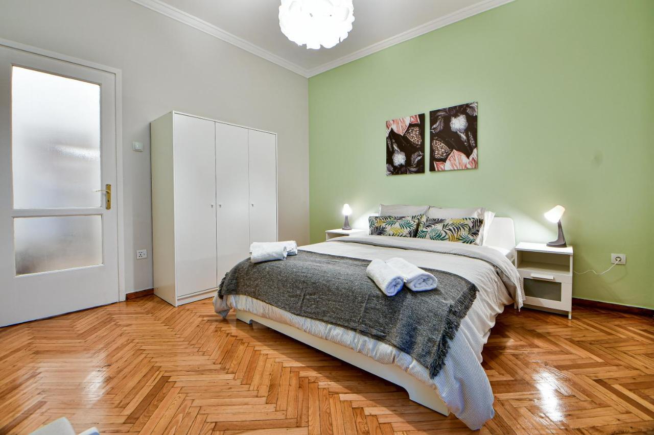 Thiras Lovely Apartment By Zain Athènes Extérieur photo