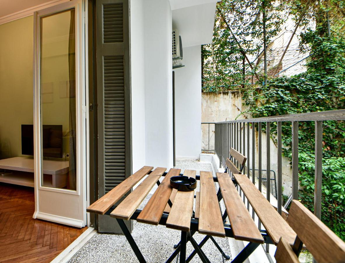 Thiras Lovely Apartment By Zain Athènes Extérieur photo